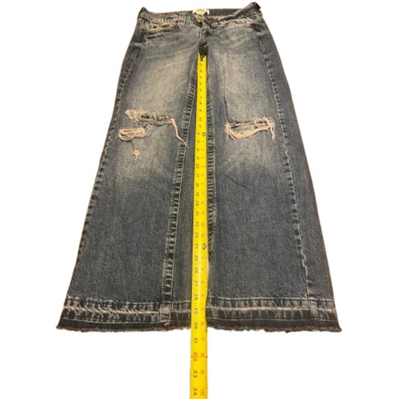 Kayla Destructed Low-Rise Wide Leg Distressed Ripped Jeans - Picture 5 of 8